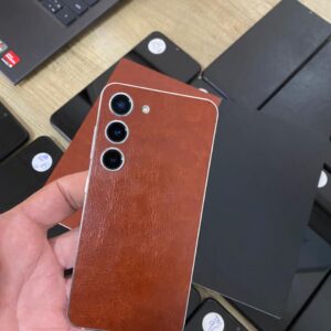 Adhesivo estilo cuero para tapa bateria cuaquier modelo